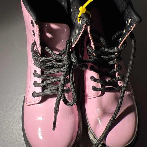 Dr. Martens 1460 Kids Youth US 13 EU 31 Pink Patent Leather Boots - Picture 8 of 16